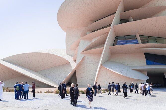 Private Photoshoot in Doha with All Must-See Sites - Corniche Promenade (or Katara Village): choosing your final backdrop