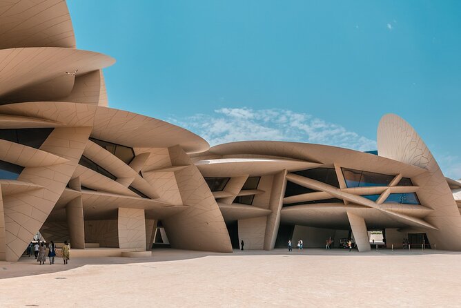 Private Photoshoot in Doha with All Must-See Sites - How the photographer makes you look great (without fake posing)