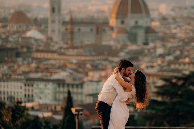 Private Photoshoot in Florence - Pick Your Backdrop: City-Center Icons or Piazzale Michelangelo
