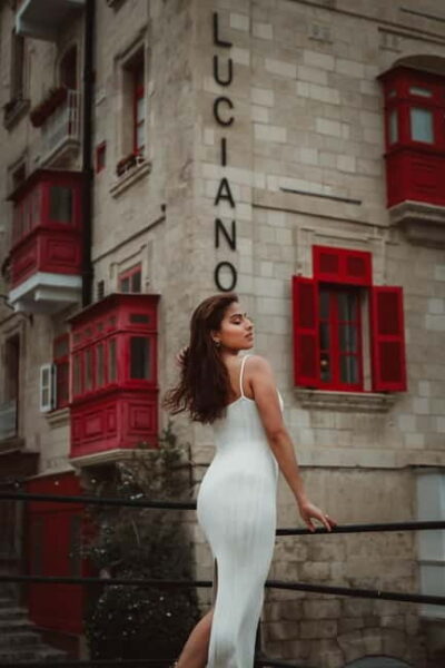 Private Photoshoot in Malta's Most Iconic Spots - Choosing your Malta backdrop: Valletta, Mdina, Birgu, and the seaside options