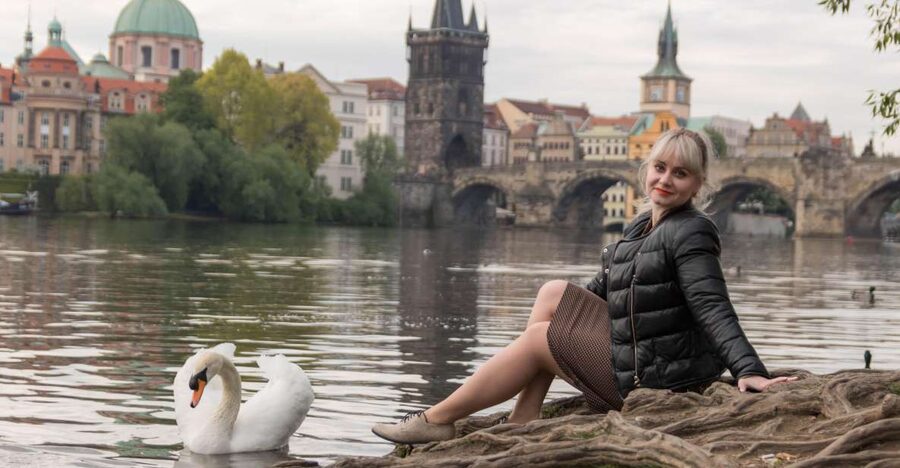 Private photoshoot in Prague - Price and Time: What $77 Covers for Up to 4 People