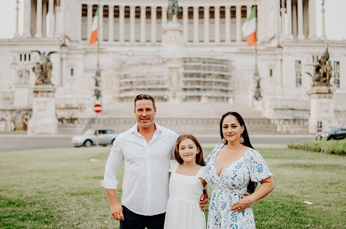 Private Photoshoot in Rome with a Local - Value check: $54.06 per person for a local photographer