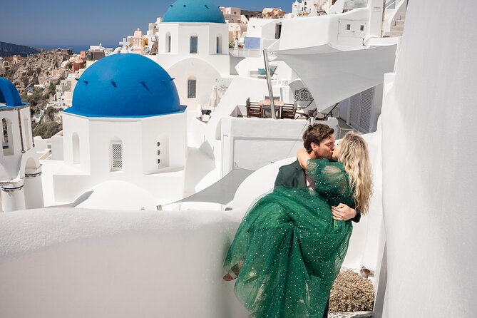 Private Photoshoot in Santorini - Choosing your deliverables: 130–750 digital, then 25–200 edited