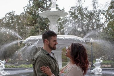 Private Photoshoot in Savannah, GA - Meeting at Forsyth Park Fountain: what the session starts like