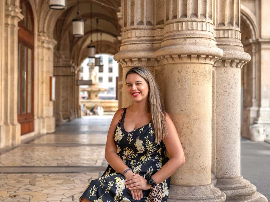 Private Photoshoot in Vienna City Center - A private Vienna photoshoot that feels like a calm walk