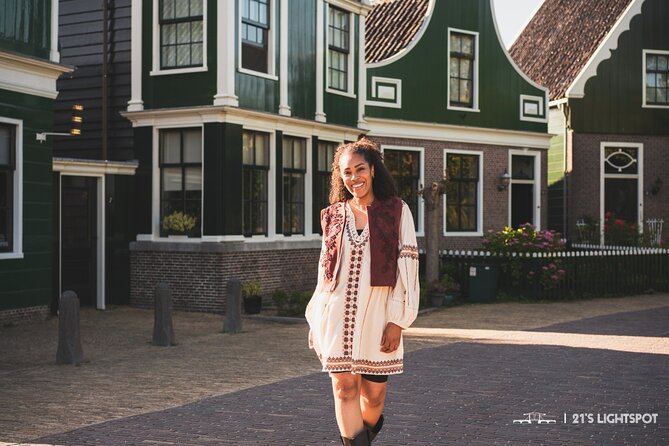 Private Photoshoot in Zaanse Schans with Windmills - Stop 2: Zaans Museum for visual variety