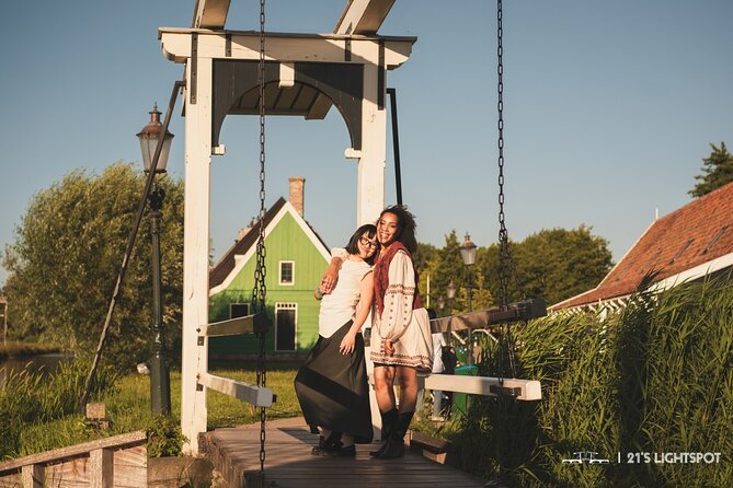 Private Photoshoot in Zaanse Schans with Windmills - Choosing your photos: 20 or 30 edited digital images, delivered fast