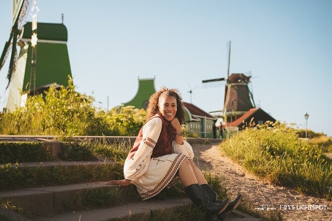 Private Photoshoot in Zaanse Schans with Windmills - The 40–60 minute photo walk: what you’ll do step by step