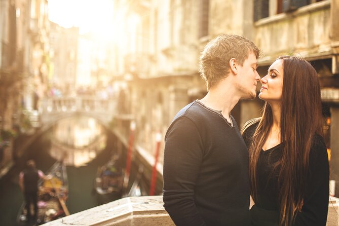 Private Photoshoot on Personal Gondola in Venice - Photos within 48 hours: what you’ll actually get, and how to avoid surprises