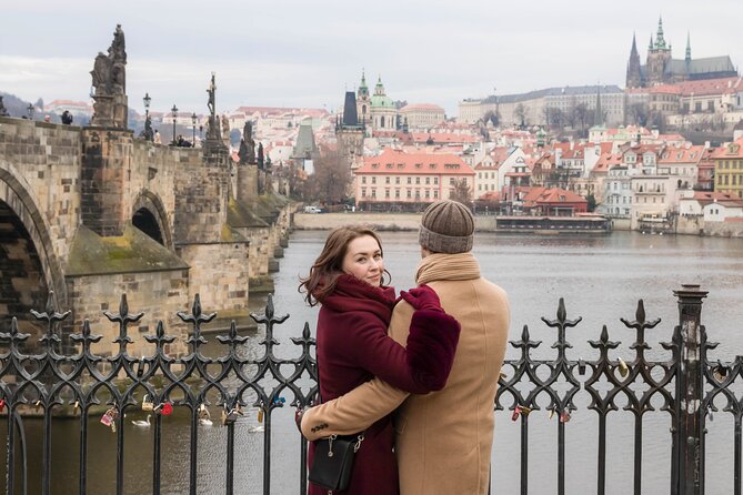 Private Photoshoot Tour in Prague - Where you meet (Old Town Square) and how long 1 hour really feels