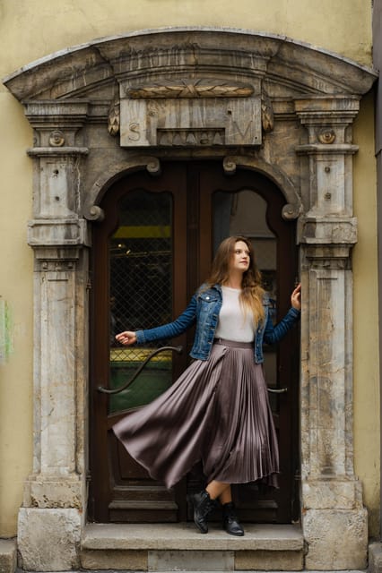Private Photoshoot Walk Old Town of Graz - Old Town backdrops plus Schloss Eggenberg-style variety