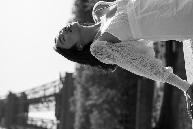 Private Photoshoot with the Iconic Eiffel Tower in Paris - A private Eiffel Tower photoshoot that feels like real Paris