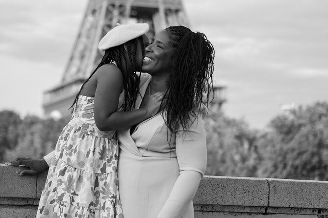 Private Photoshoot with the Iconic Eiffel Tower in Paris - The Seine River viewpoint: why the in-between photos matter