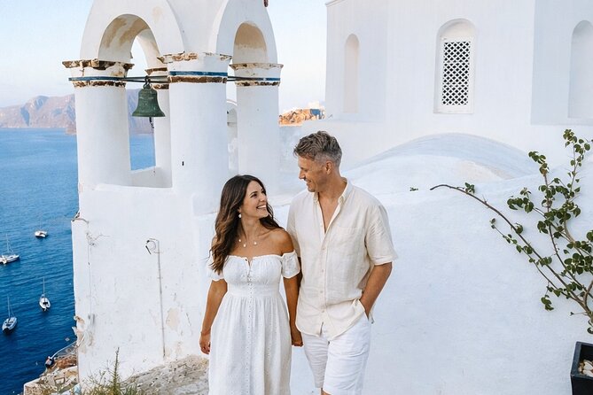 Private Photoshooting in Santorini with a local Photographer - Why this private photo walk works in Oia