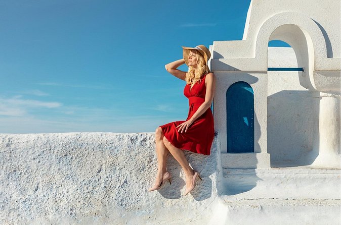 Private Photoshooting in Santorini with a local Photographer - Price and value: $288.37 for up to 5 people
