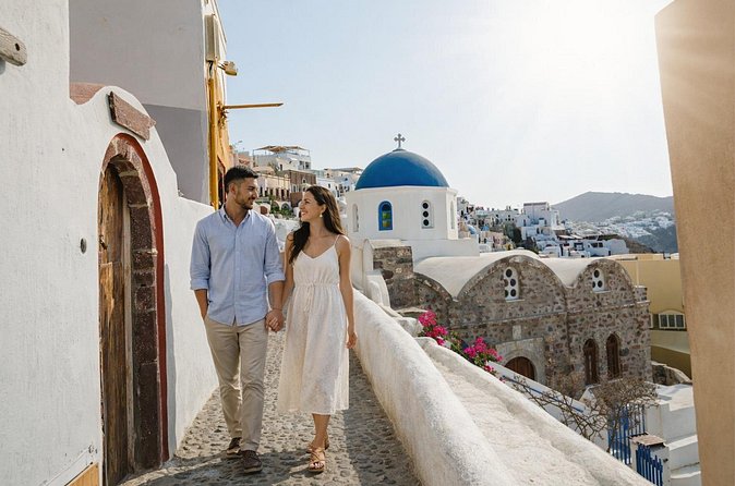Private Photoshooting in Santorini with a local Photographer - Timing in Santorini: how to beat crowds without rushing