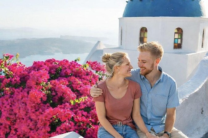 Private Photoshooting in Santorini with a local Photographer - What to bring (so the photos come out natural)