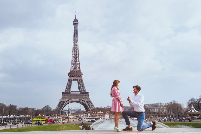 Private Proposal Photoshoot in Paris - Key Things to Know Before Your Secret Eiffel Tower Proposal Shoot