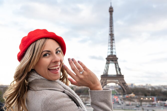 Private Proposal Photoshoot in Paris - How the Photographer Keeps the Surprise Real
