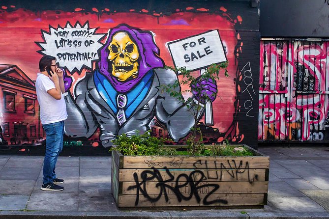 Private Shoreditch Street Photography Workshop - Meet Lou Smith at Liverpool Street and Get Your Camera Ready