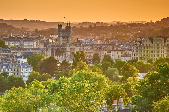 Private Smartphone photography Walking Tour Around Bath - Stop 3: Bath Abbey From a New Perspective (15 Minutes)