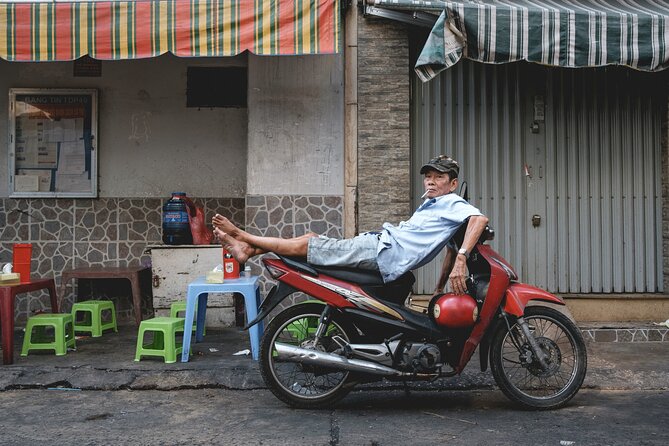 Private Sunset Photography Tour - Travel through history and time - Stop 2: Mong Bridge maze for old Saigon texture in modern streets