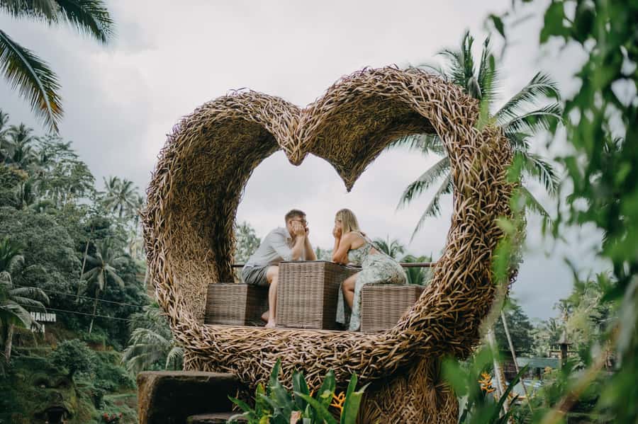 Private Ubud Tour With Professional Photographer with Edit - Tegalalang rice terraces at Abian Desa: walking shots, not just stills