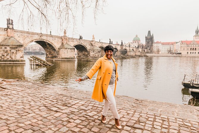 Private Vacation Photography Session with Local Photographer in Prague - Pricing for up to 6: what $325 really buys