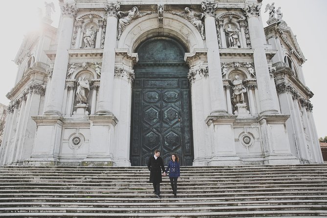 Private Vacation Photography Session with Local Photographer in Venice - Timing and Crowds: When to Go for Better Light