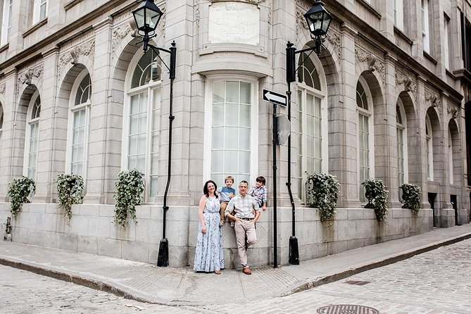 Private Vacation Photography Session with Photographer in Montreal - Choosing your route: Old Montreal, Mont-Royal, Vieux-Port, Saint-Louis Square