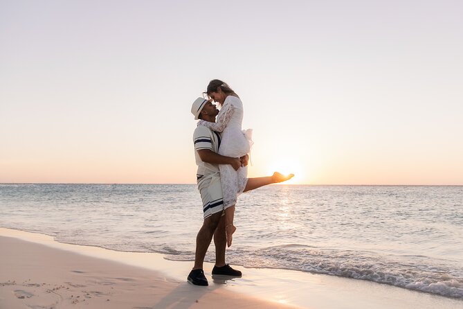 Private Vacation Photoshoot with Photographer in Aruba - Couples, Engagements, Vow Renewals, and Families: Who This Fits Best