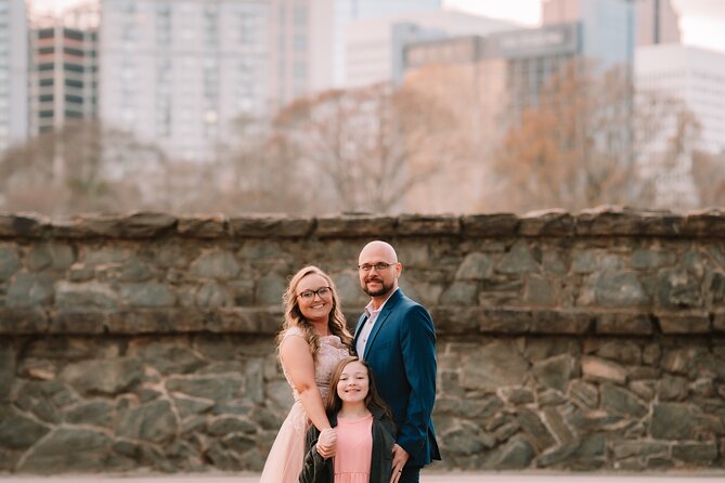 Private Vacation Photoshoot with Photographer in Atlanta - Iconic Atlanta Meets Local Corners (Without Feeling Forced)