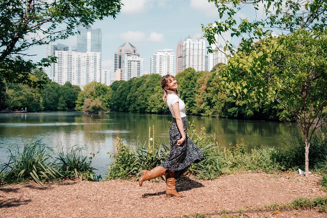 Private Vacation Photoshoot with Photographer in Atlanta - Price and Value: $142.97 Per Person
