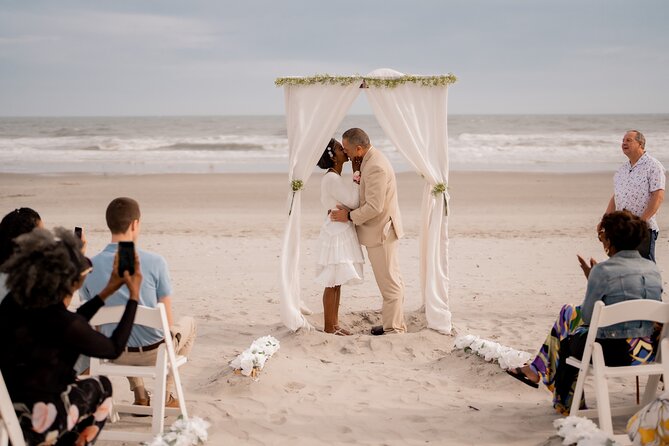 Private Vacation Photoshoot with Photographer in Chicago - What You’ll Do on the Walk: Icons, Corners, and Portrait Time