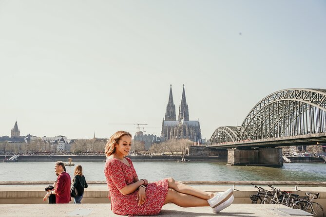 Private Vacation Photoshoot with Photographer in Cologne - Christmas markets and themed shoots: why timing can matter