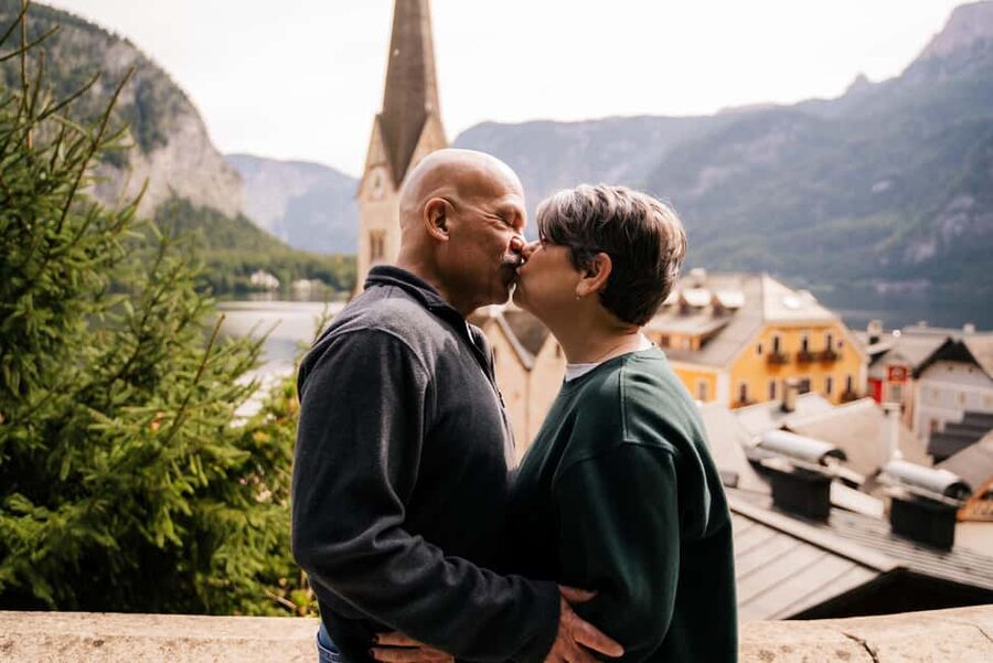 Private Vacation Photoshoot with Photographer in Hallstatt - Photos you’ll actually want to keep: edited, high resolution, delivered fast