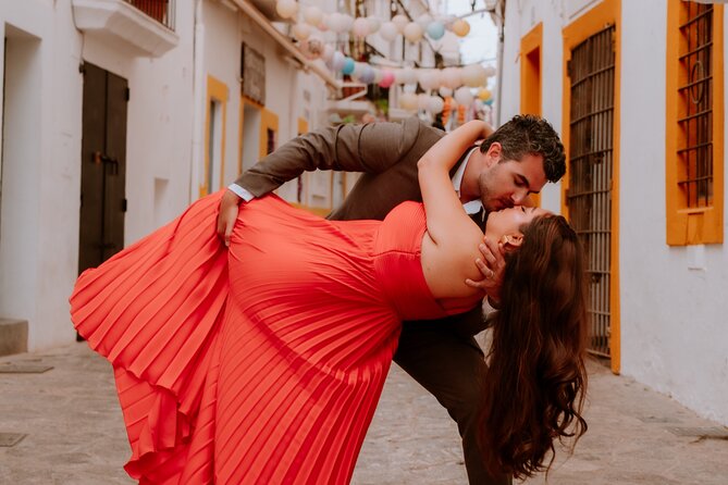 Private Vacation Photoshoot with Photographer in Ibiza - Where the Ibiza photo story starts: Carrer d’al-Sabini meeting point