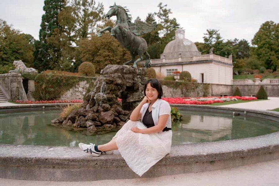 Private Vacation Photoshoot with Photographer in Salzburg - Salzburg Photos, the relaxed way: private direction in a city made for pictures