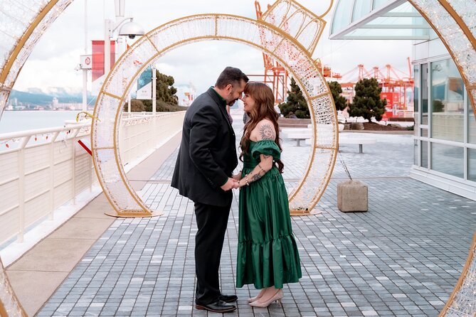 Private Vacation Photoshoot with Photographer in Vancouver - How the 30-Minute vs 1-Hour Choice Changes the Result