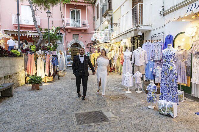 Professional photo shoot around Positano - Old-town streets and shopping stops: where your photos look like you