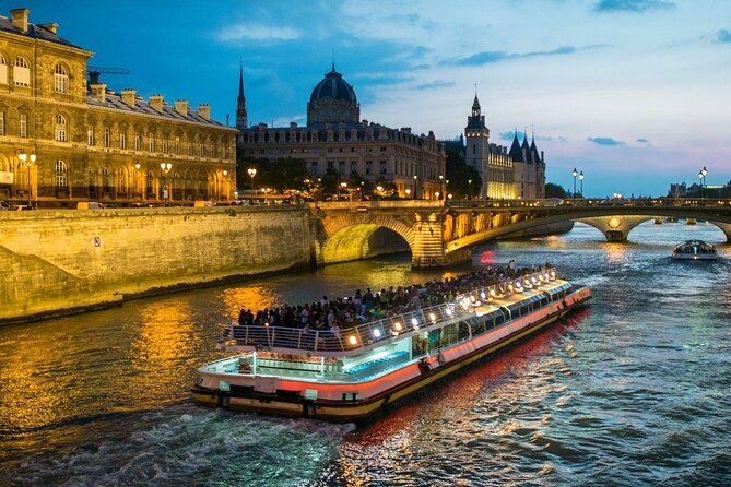 Professional Photo Shoot Walking Tour in Central Paris - Key things to know before you go