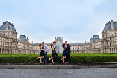 Professional Photo Shoot Walking Tour in Central Paris - Where you meet and how the 2-hour flow really works