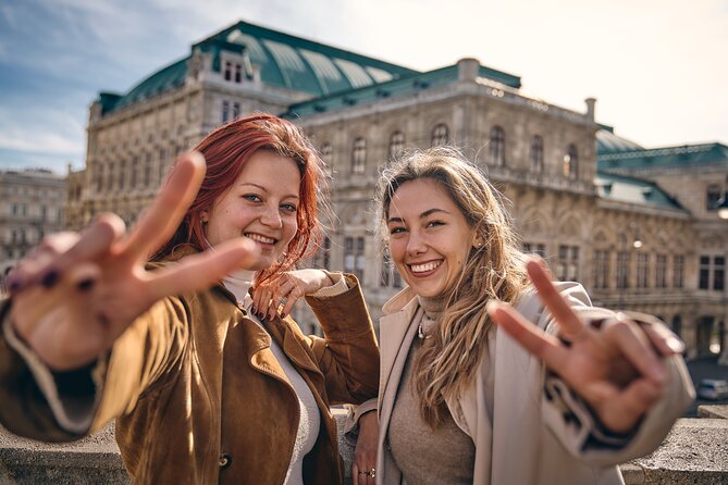 Professional Photographer in Vienna for your Vacations - A private Vienna photo shoot, planned around three landmarks