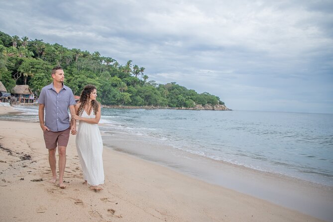 Professional photographer - Puerto Vallarta - Nuevo Vallarta, photo session - Stop 2: Playa Del Holi for Variety Without Extra Travel Time