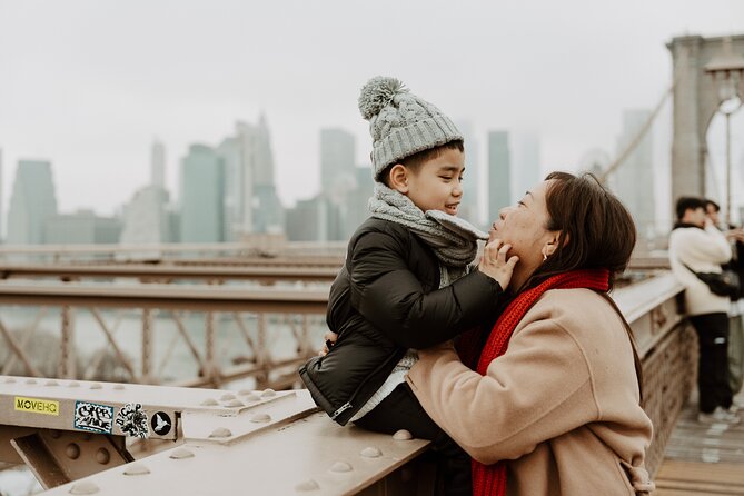 Professional Photoshoot at Brooklyn Bridge in New York - Stop 1 in Brooklyn: First Frames Without Losing Time