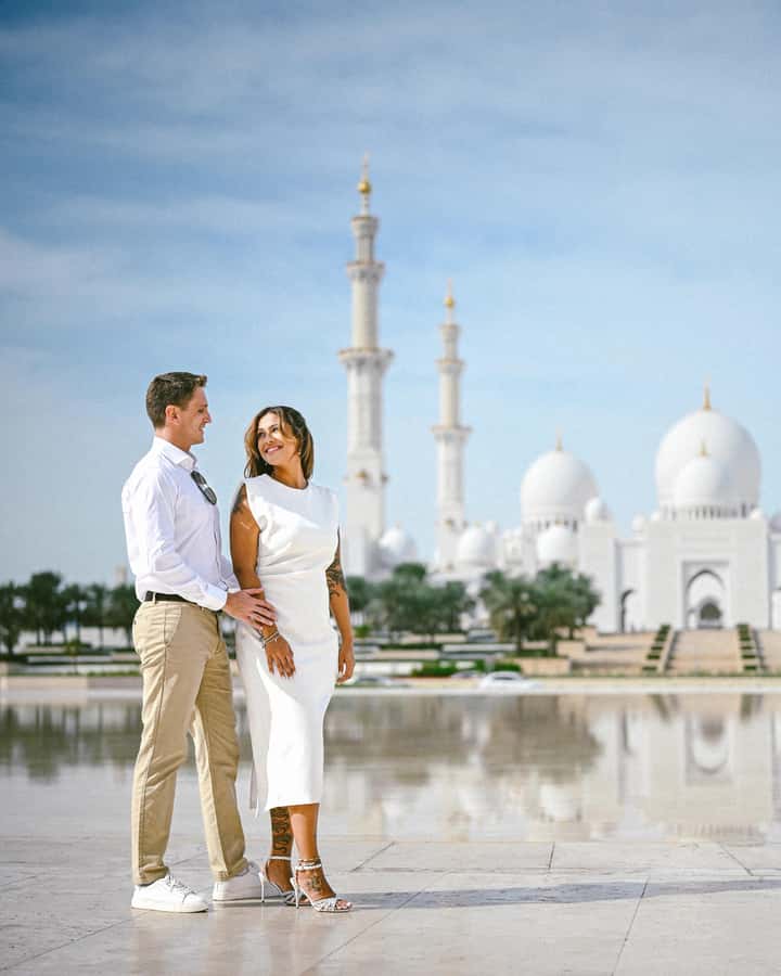Professional Photoshoot at Sheikh Zayed Mosque - Exterior Shots: Be Ready for Sun, Squint, and Quick Adjustments