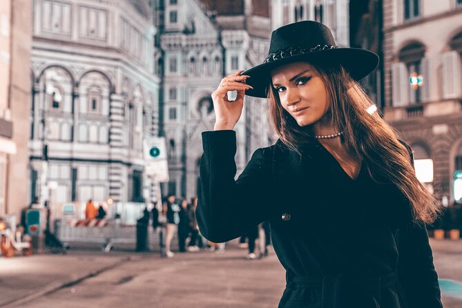Professional Photoshoot in Florence - Tour or Experience - Stop 4: Gallerie Degli Uffizi as an art-forward backdrop