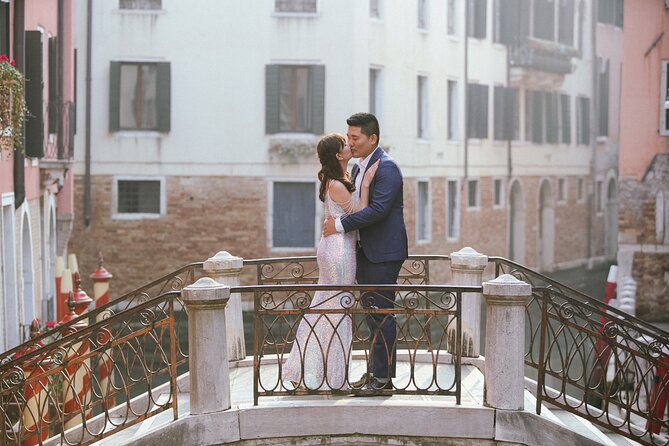 Professional Photoshoot in Venice - Poses, Candid Frames, and Crowd Handling Without Stress