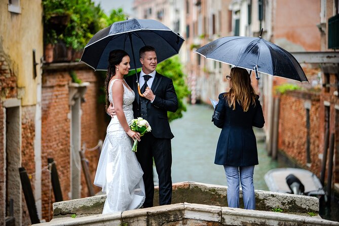 Professional Photoshoot in Venice - Photo Delivery: 50 JPEGs and Why the Mix Is Smart
