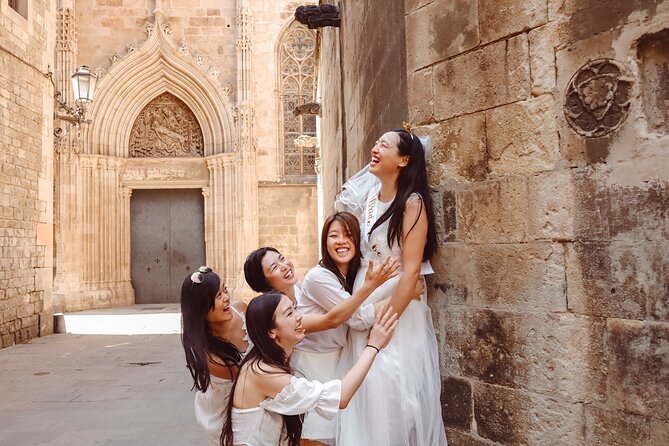 Professional Photoshoot Tour - Barcelona's iconic locations - Price and value: what you’re really buying in central Barcelona